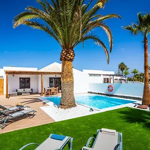 Axular With Heated Private Pool Playa Blanca (Lanzarote)
